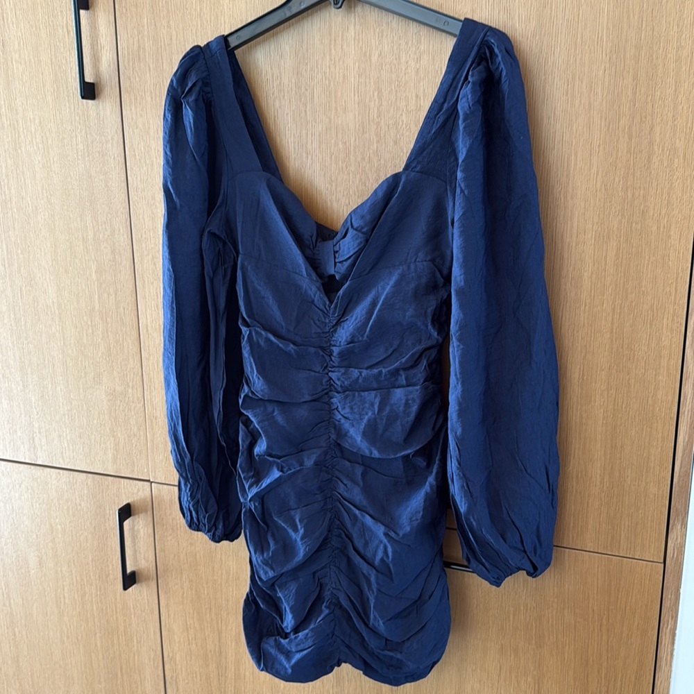 SHOWPO Kilian Mini Dress Ruched Long Sleeve Dress in Navy NEW WITH TAGS Size 4 - Picture 6 of 9